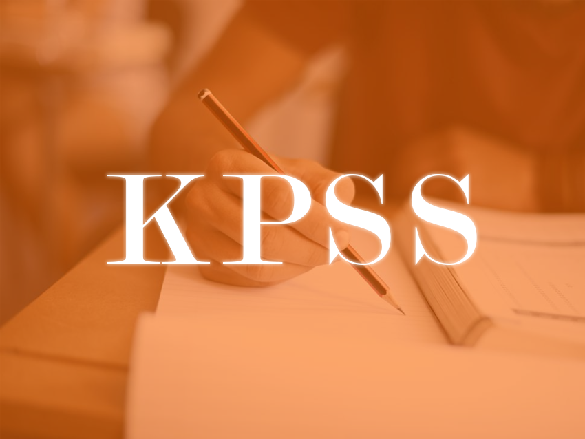 Kpss sınavını temsilen sınav görseli üzerinde Kpss yazısı